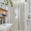 bordeaux_washroom